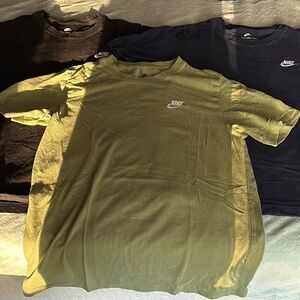 Nike Men's T-Shirt - Black, Green, and Blue

3 items